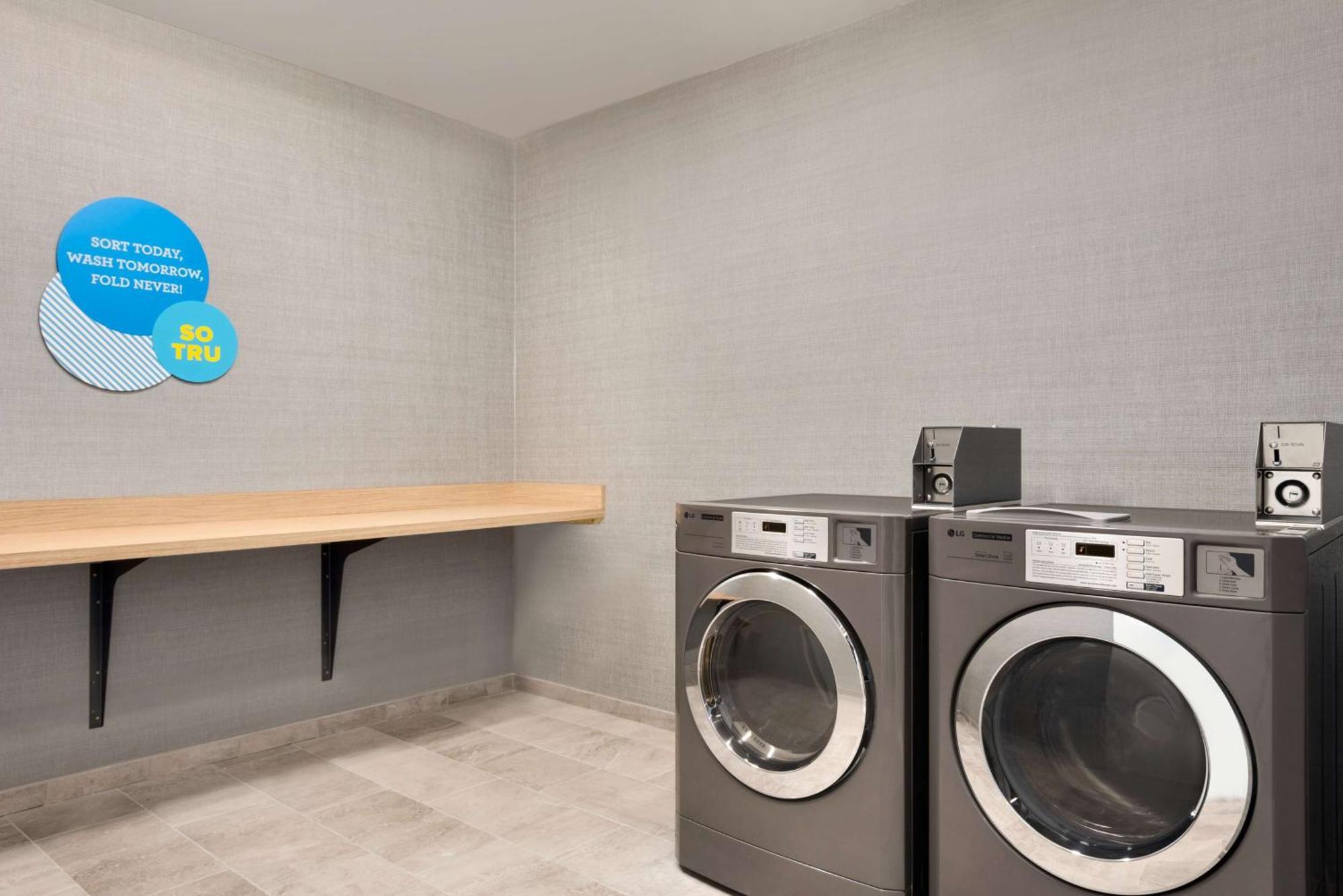 Tru By Hilton Cedar Rapids Westdale Hotel Ngoại thất bức ảnh