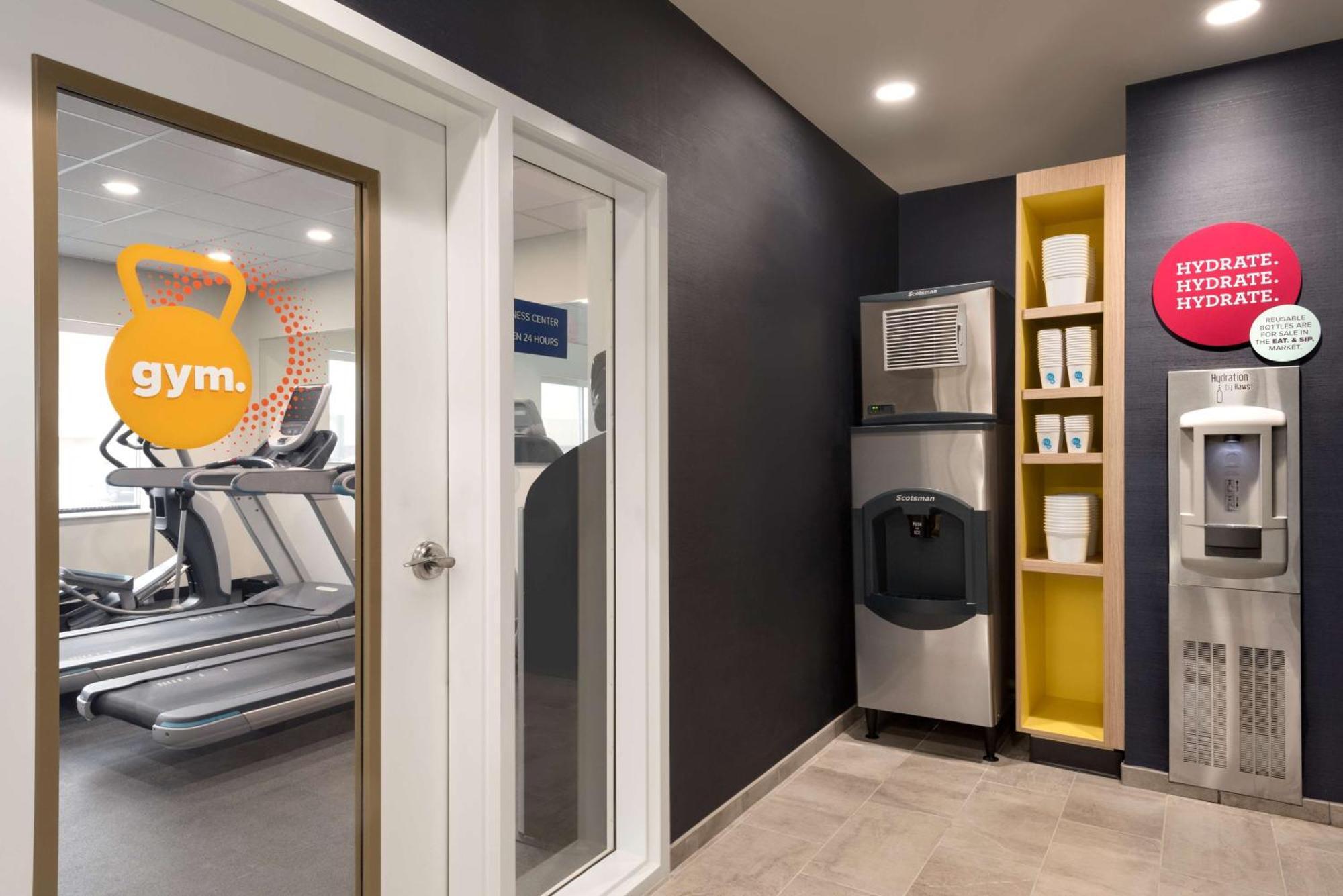 Tru By Hilton Cedar Rapids Westdale Hotel Ngoại thất bức ảnh