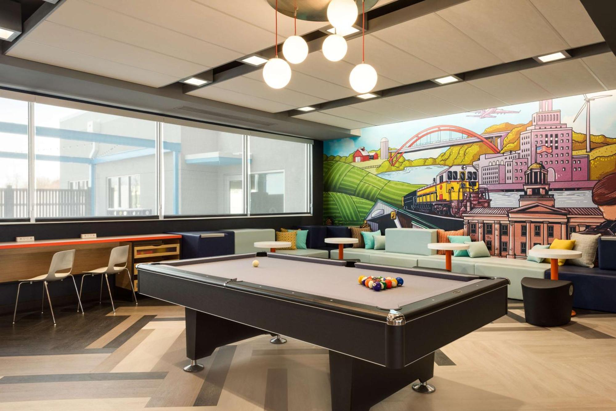 Tru By Hilton Cedar Rapids Westdale Hotel Ngoại thất bức ảnh