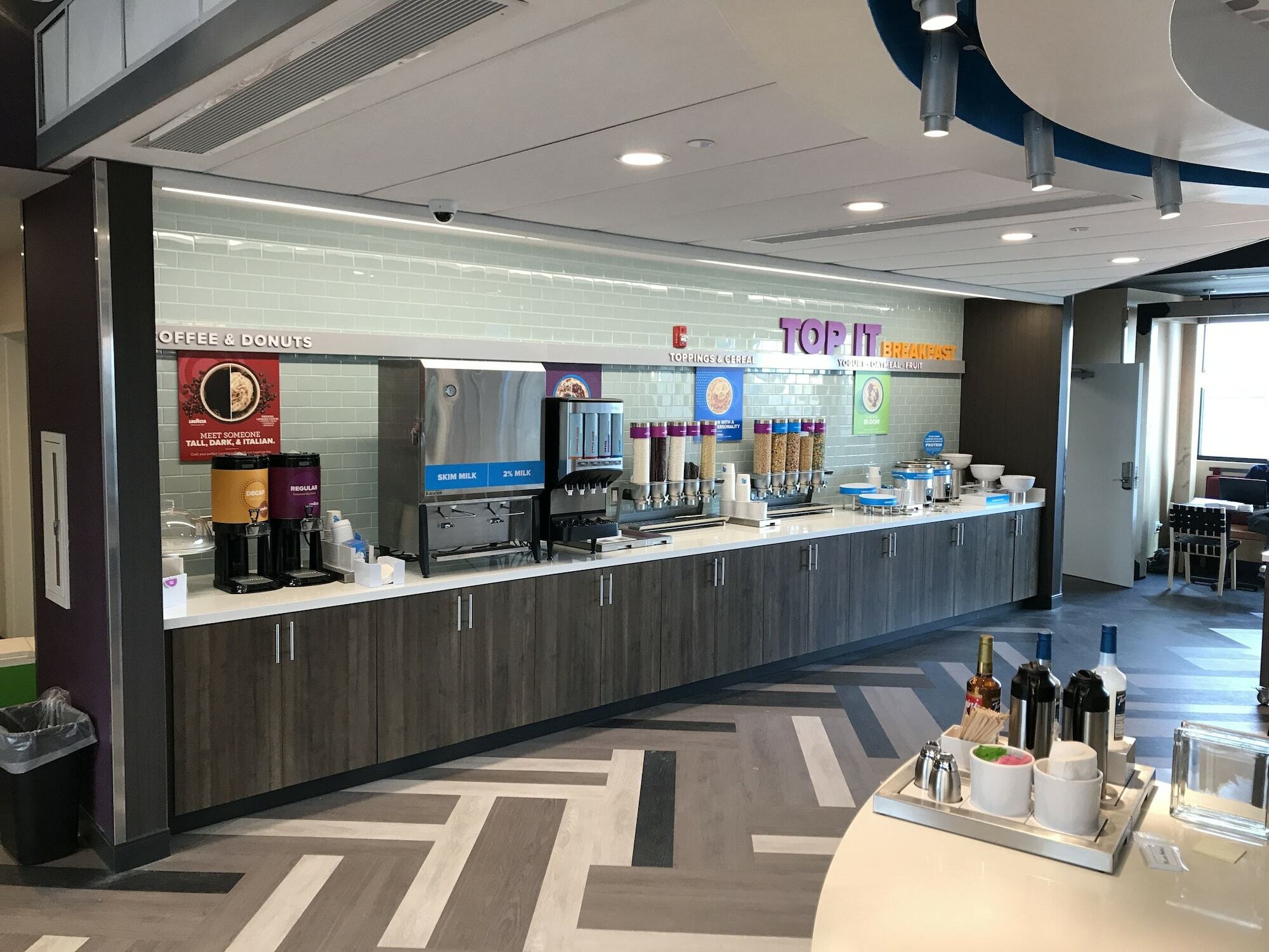 Tru By Hilton Cedar Rapids Westdale Hotel Ngoại thất bức ảnh